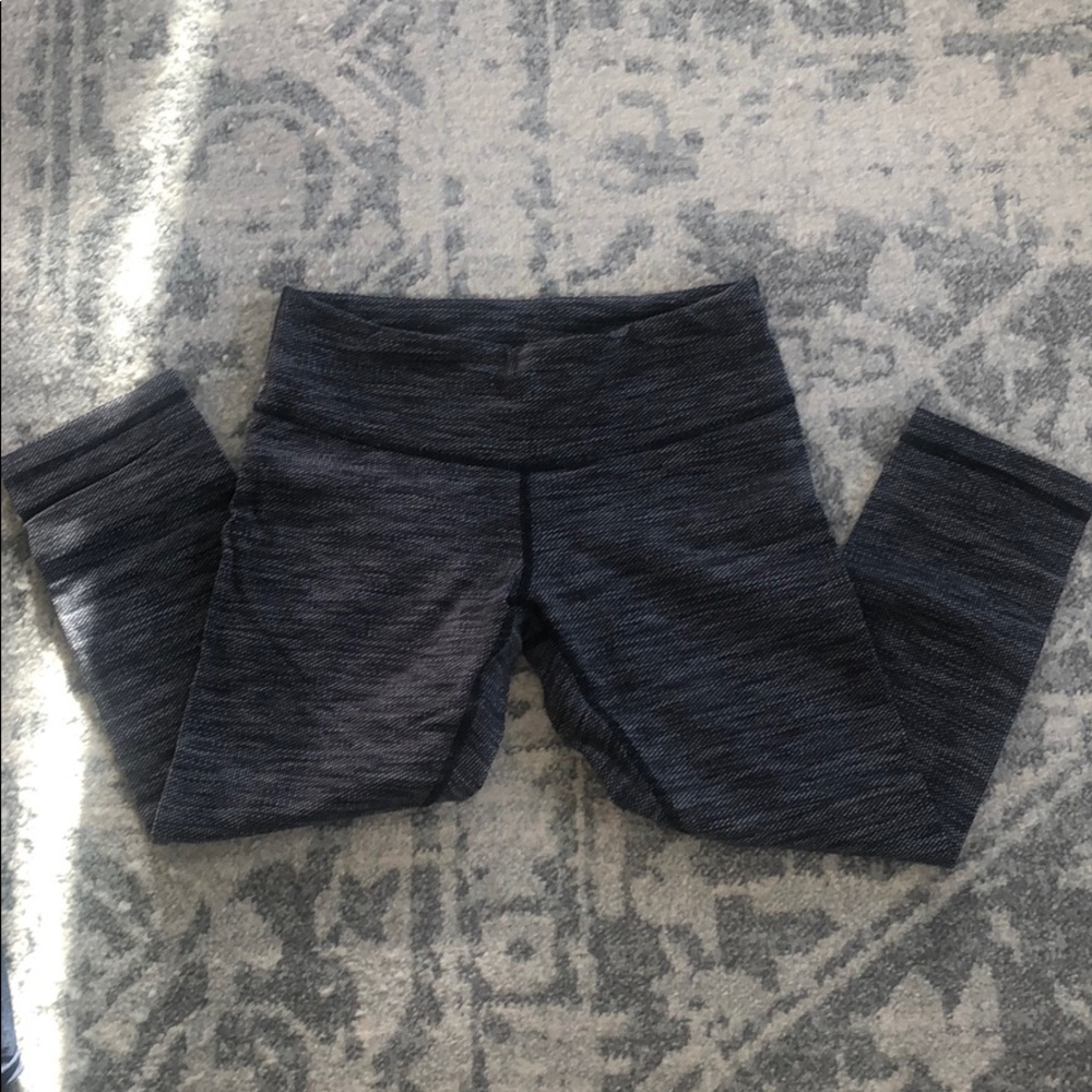 Lululemon crops size 6 excellent condition